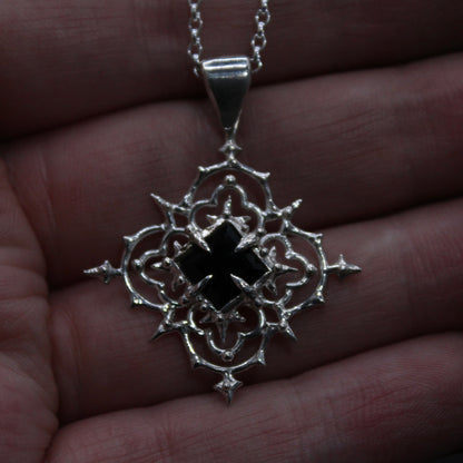 Onyx medallion